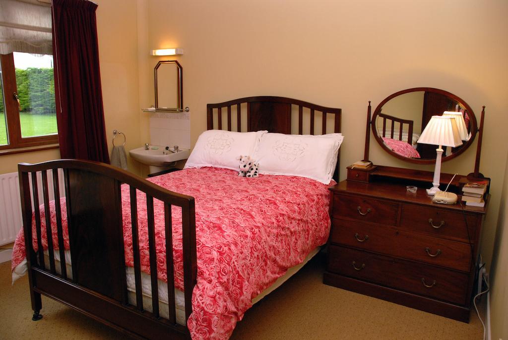 Cradog Farmhouse B&B Urlingford Room photo